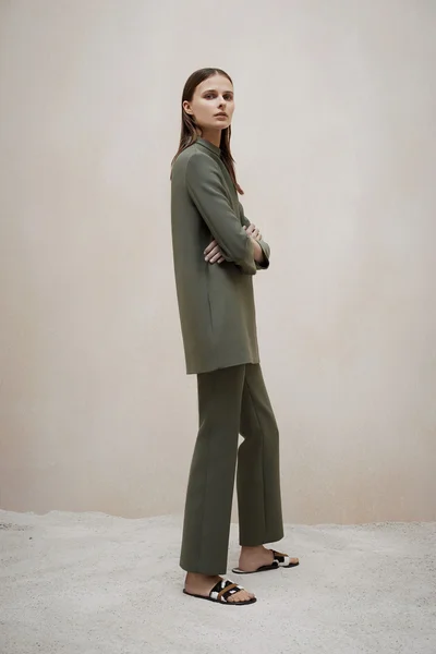 Look 16